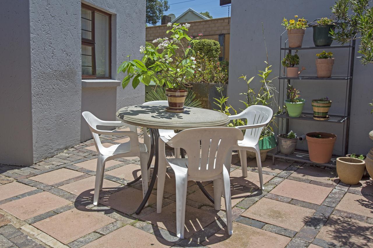 Spacious Garden Cottage Johannesburg Exterior photo